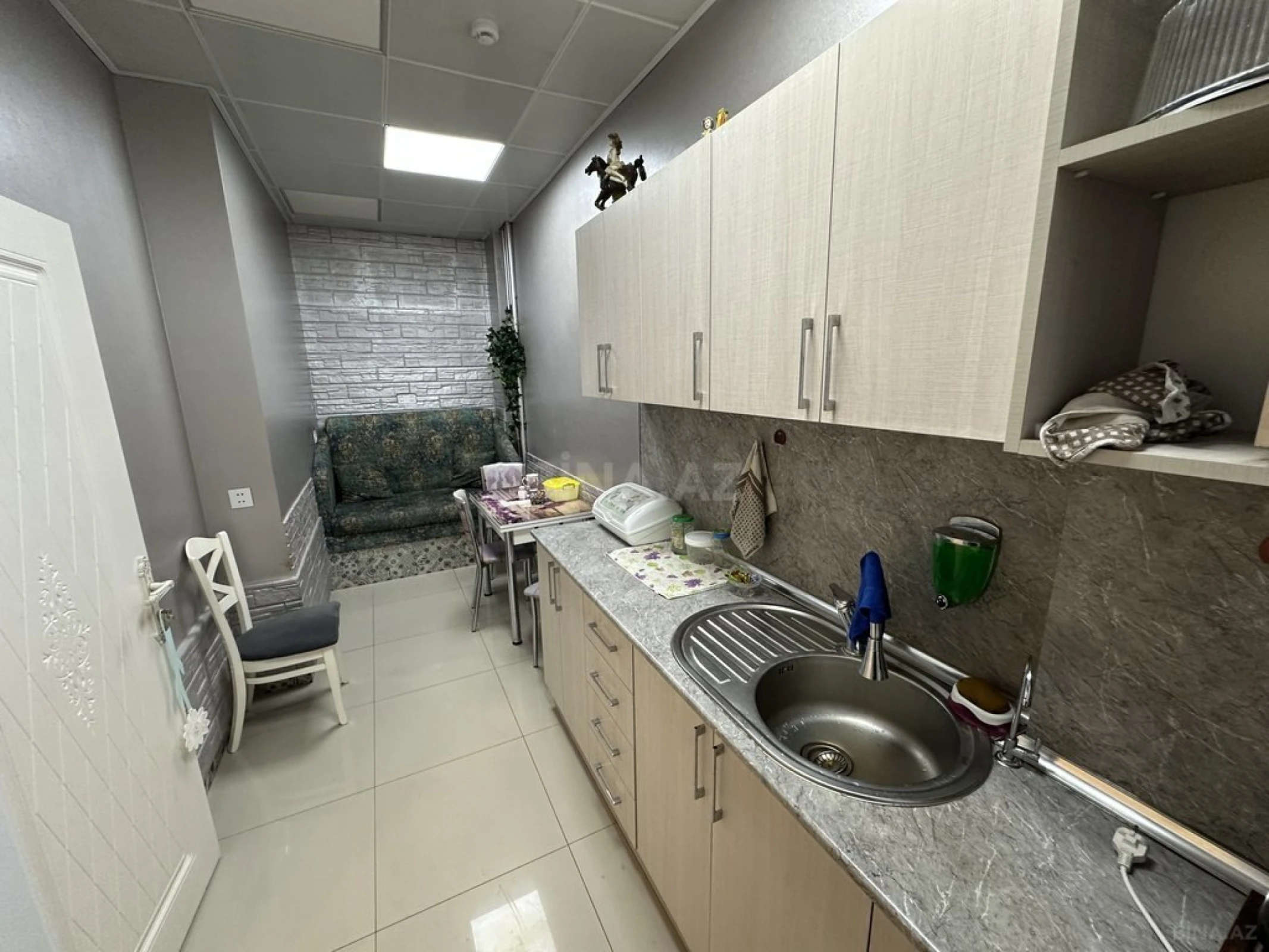 Satılır obyekt 200 m²