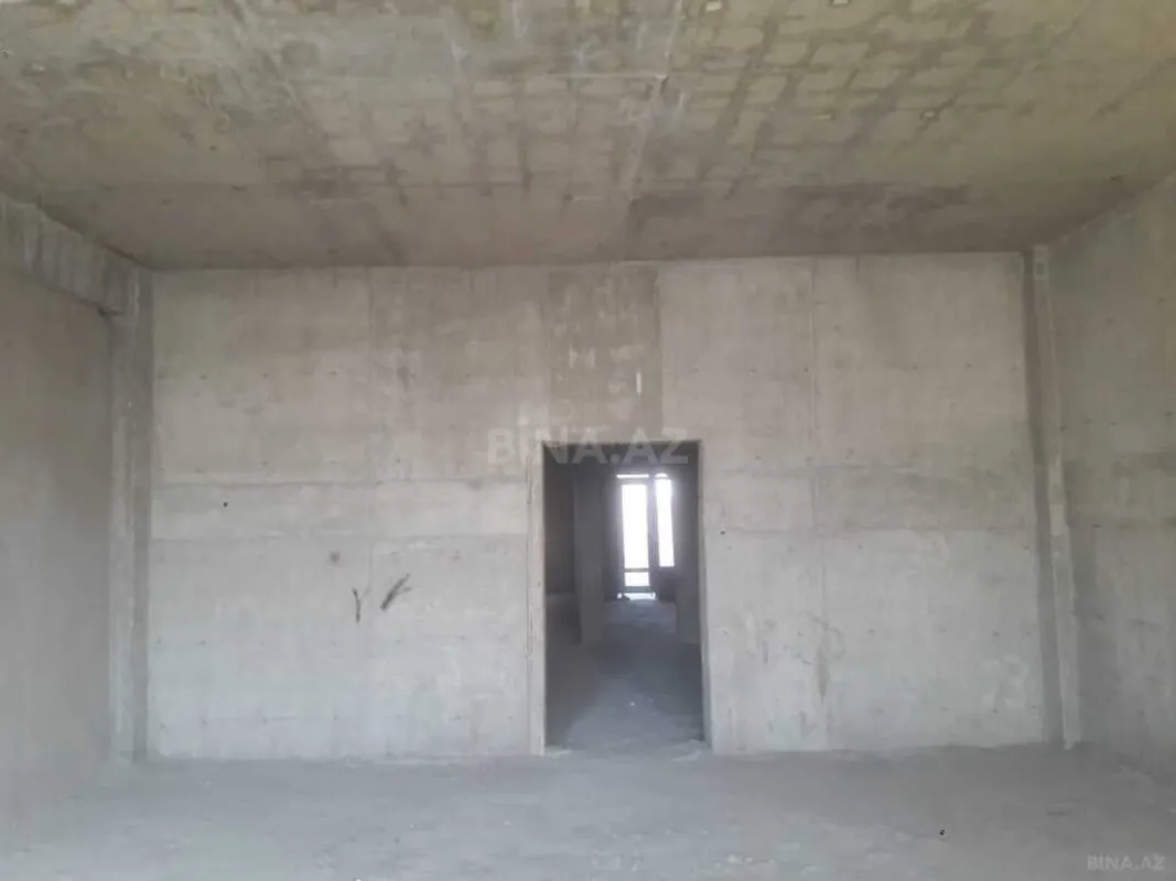 Satılır 3 otaqlı mənzil 189 m²