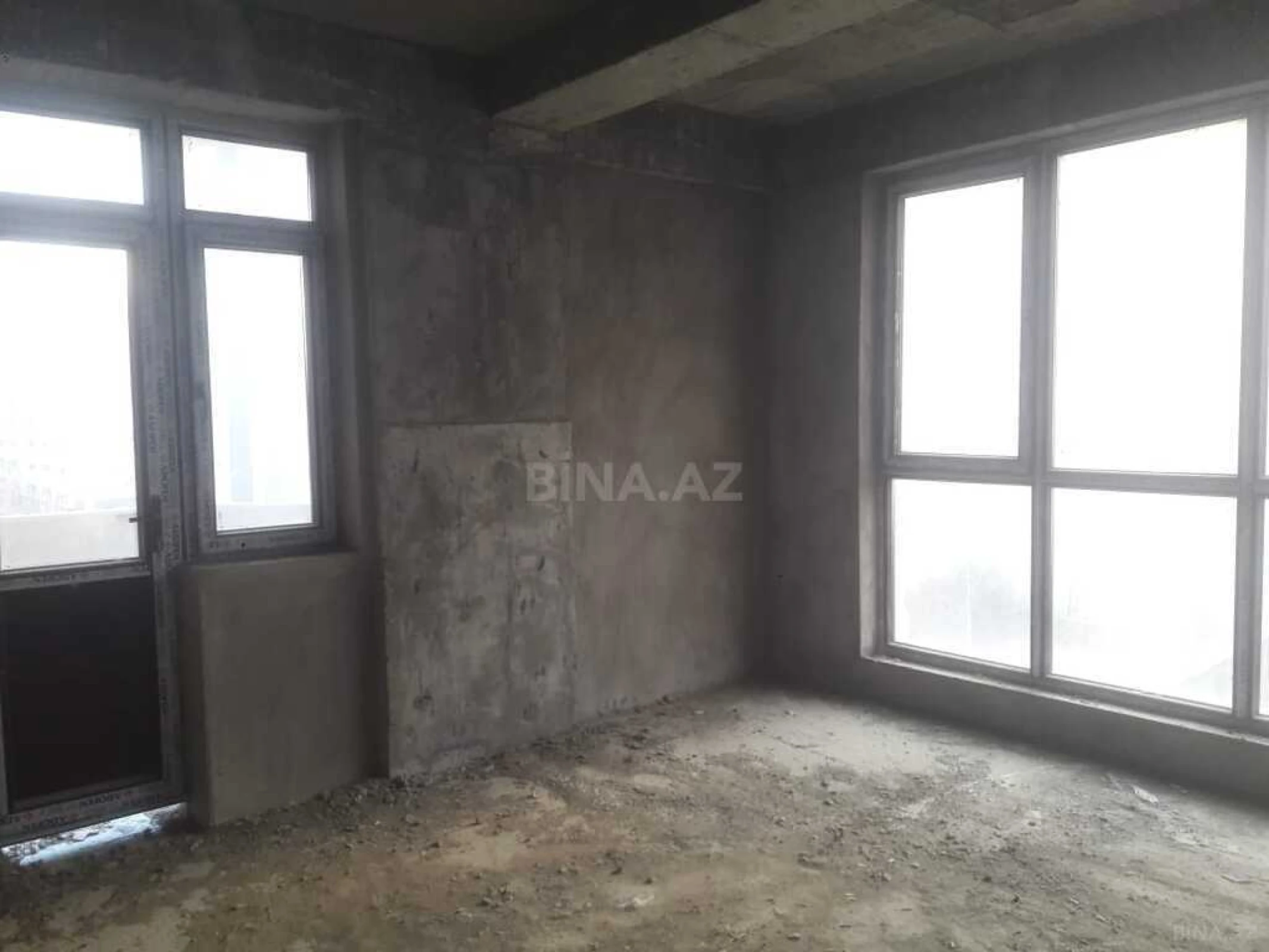 Satılır 3 otaqlı mənzil 189 m²