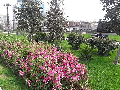 Satılır 3 otaqlı mənzil 189 m²