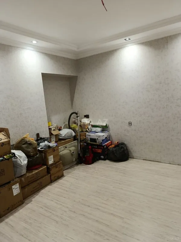 Satılır 4 otaqlı mənzil 105 m²
