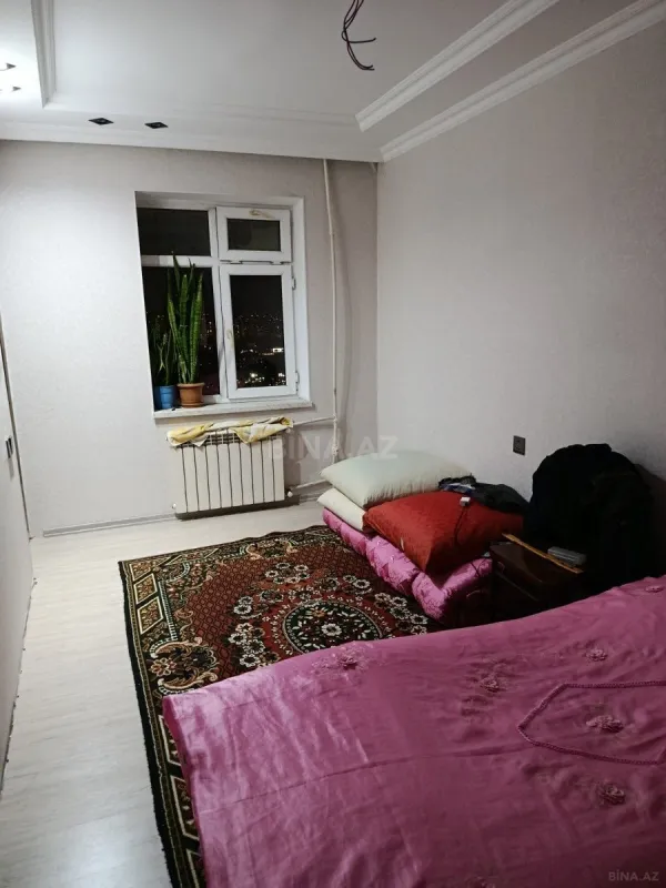 Satılır 4 otaqlı mənzil 105 m²