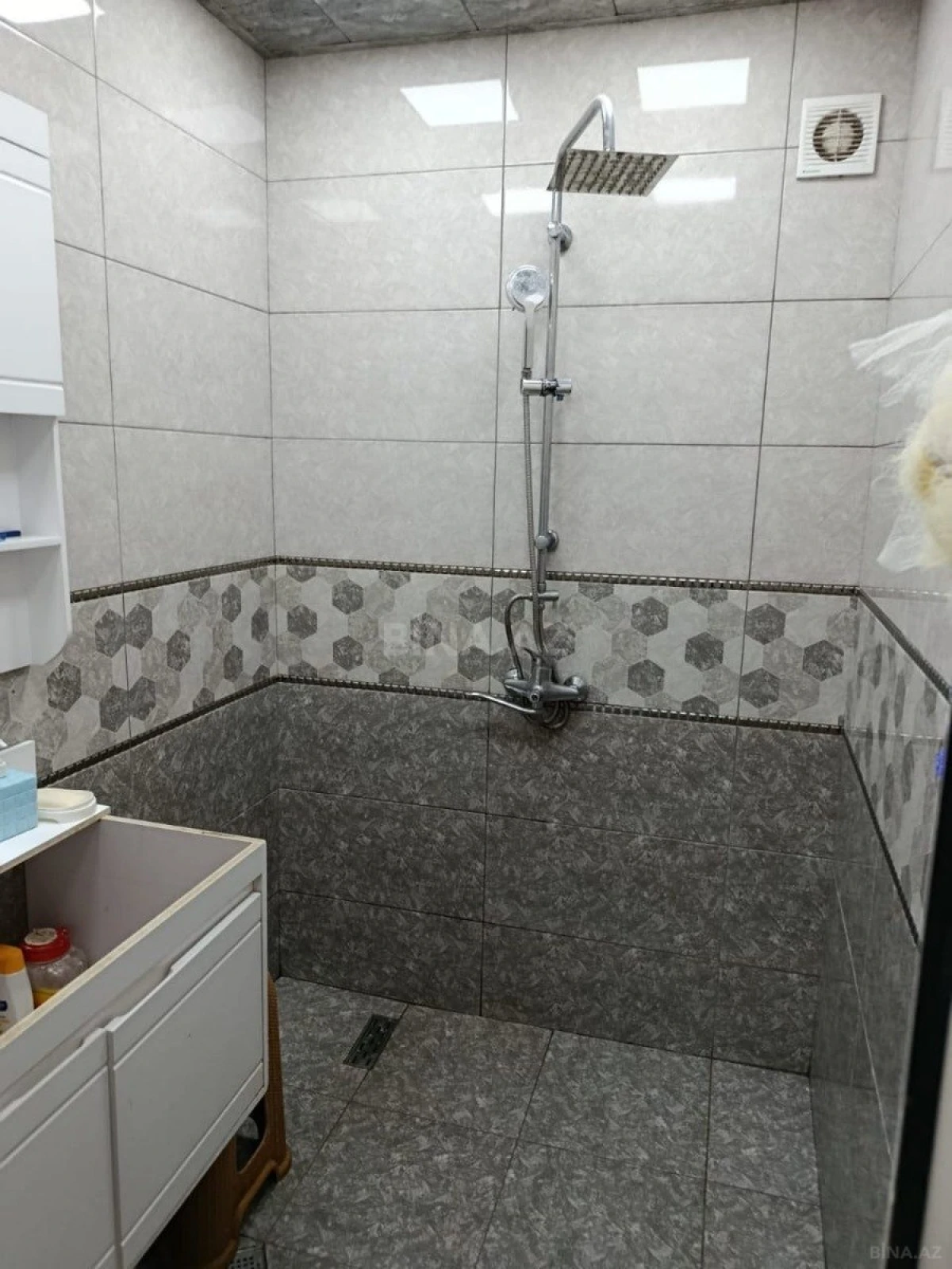 Satılır 4 otaqlı mənzil 105 m²