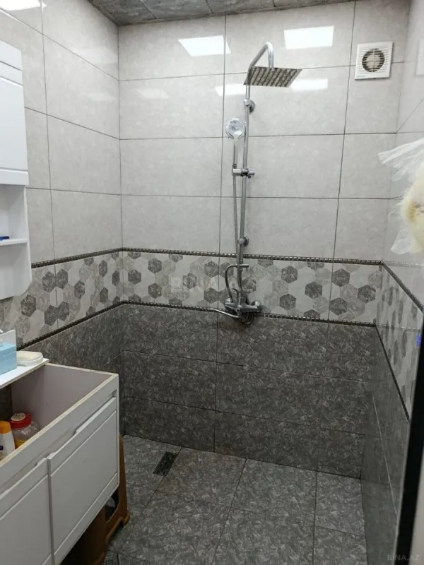 Satılır 4 otaqlı mənzil 105 m²