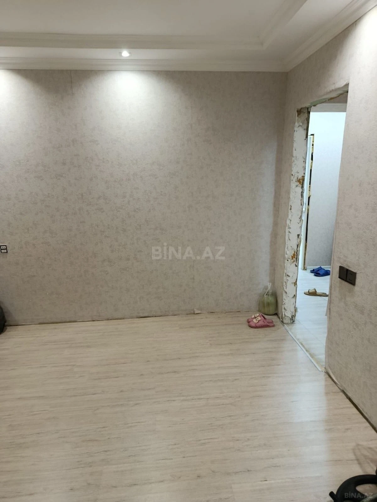 Satılır 4 otaqlı mənzil 105 m²
