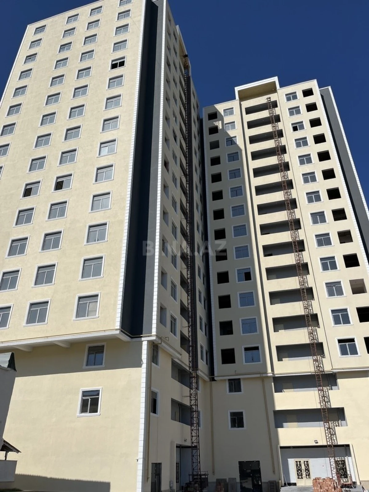 Satılır 1 otaqlı mənzil 71 m²