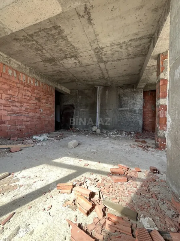 Satılır 1 otaqlı mənzil 71 m²