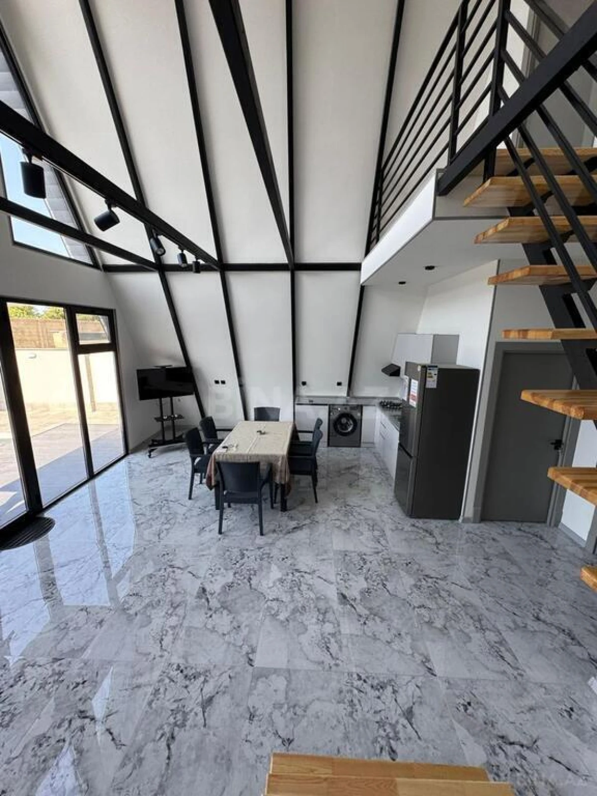 Kirayə verilir 4 otaqlı həyət evi 200 m²