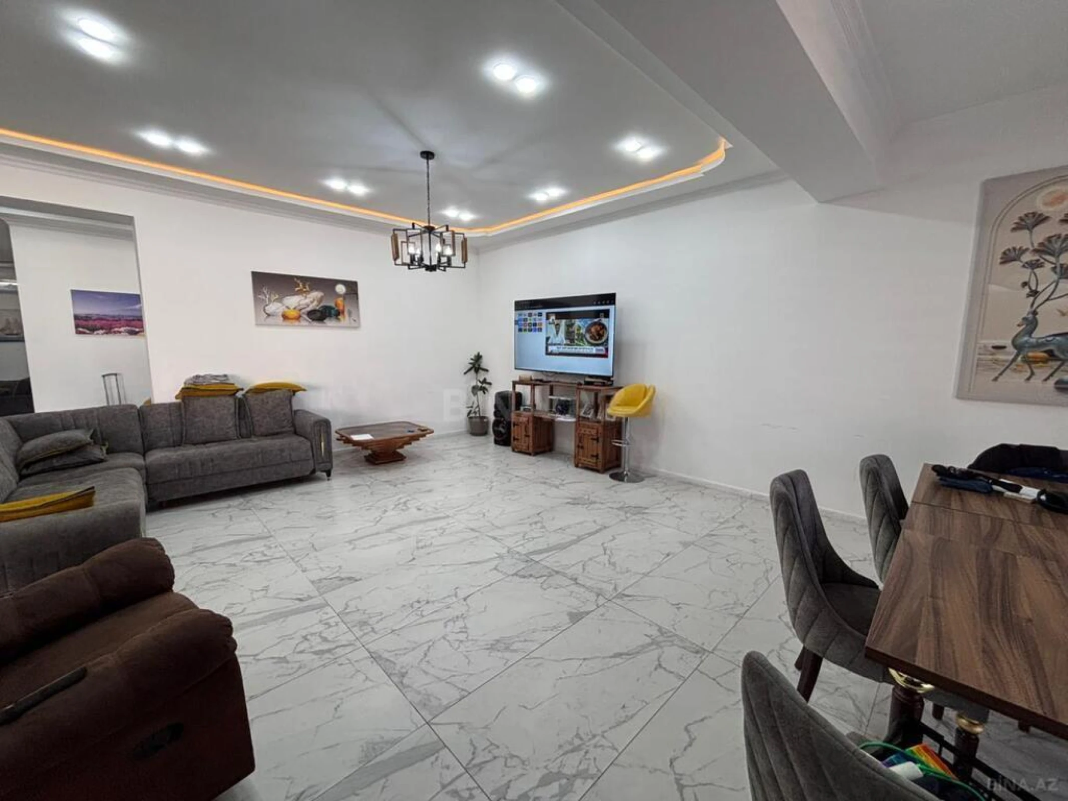 Satılır 5 otaqlı həyət evi 265 m²