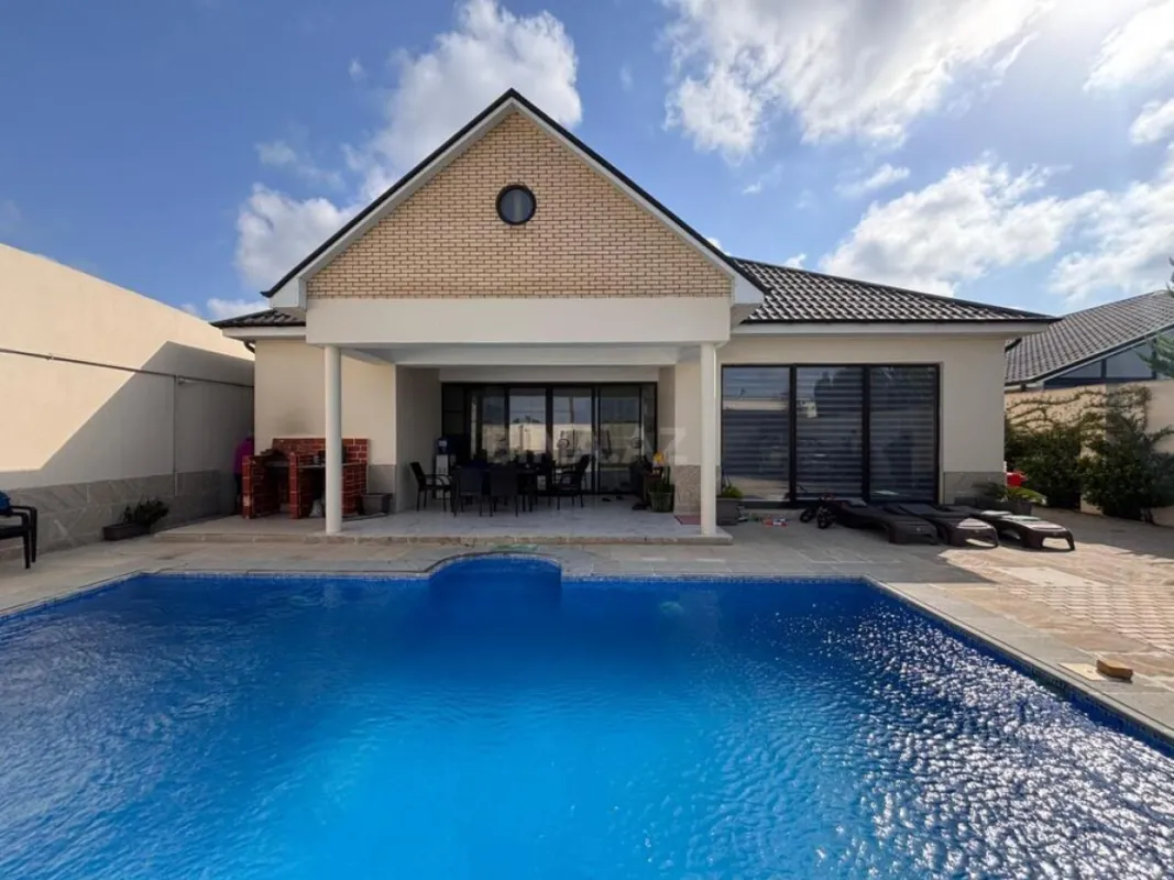 Satılır 5 otaqlı həyət evi 265 m²