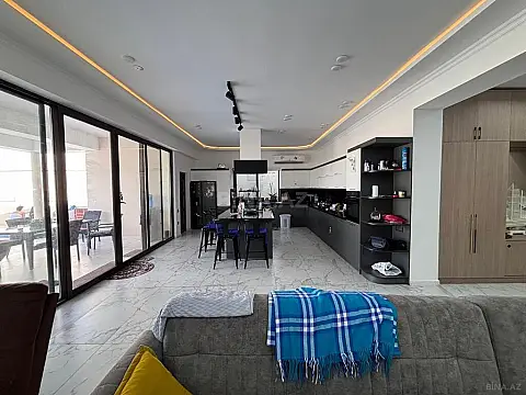 Satılır 5 otaqlı həyət evi 265 m²