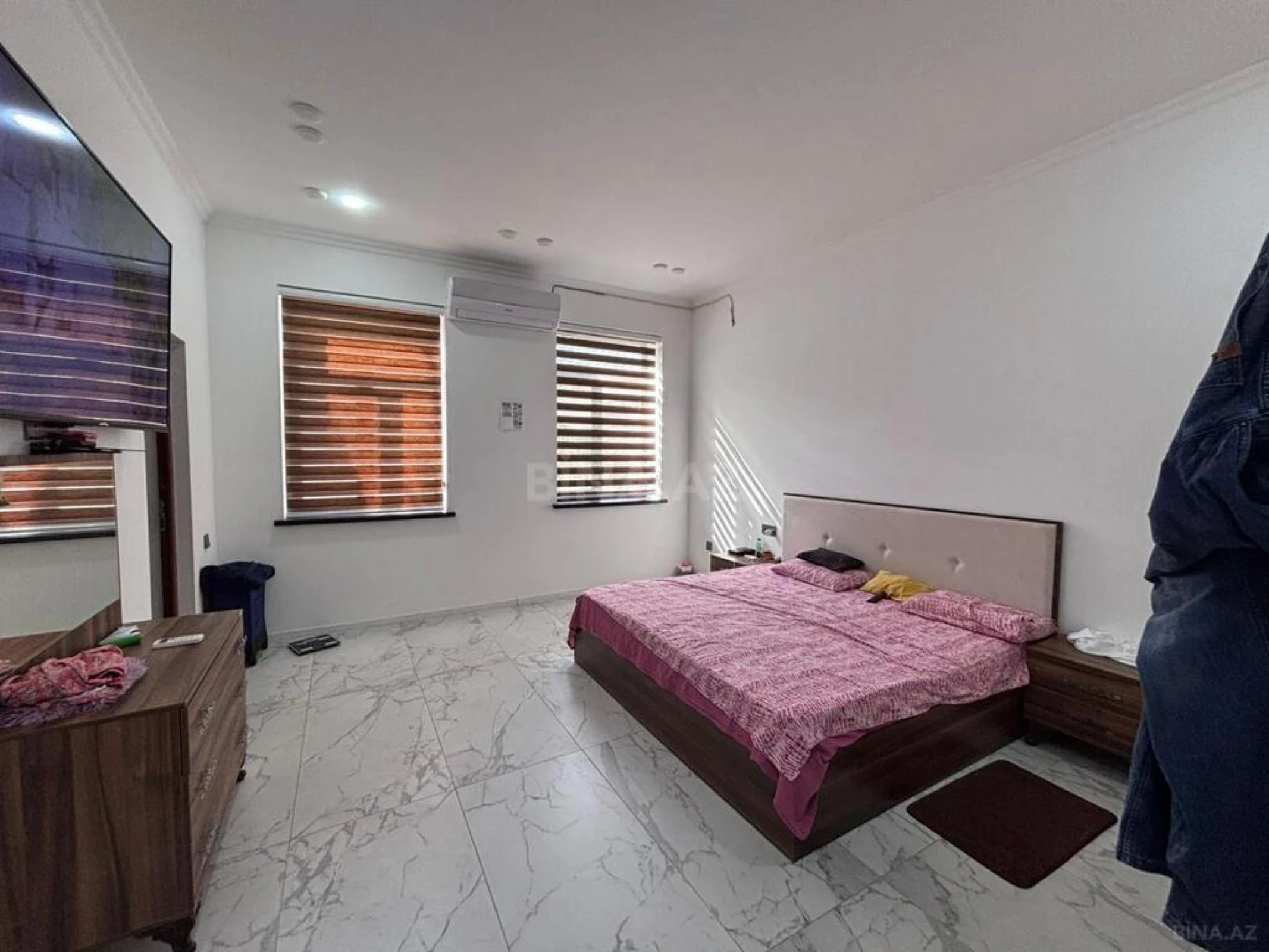 Satılır 5 otaqlı həyət evi 265 m²