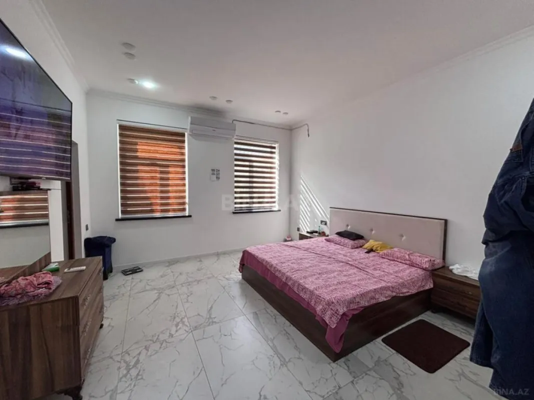 Satılır 5 otaqlı həyət evi 265 m²