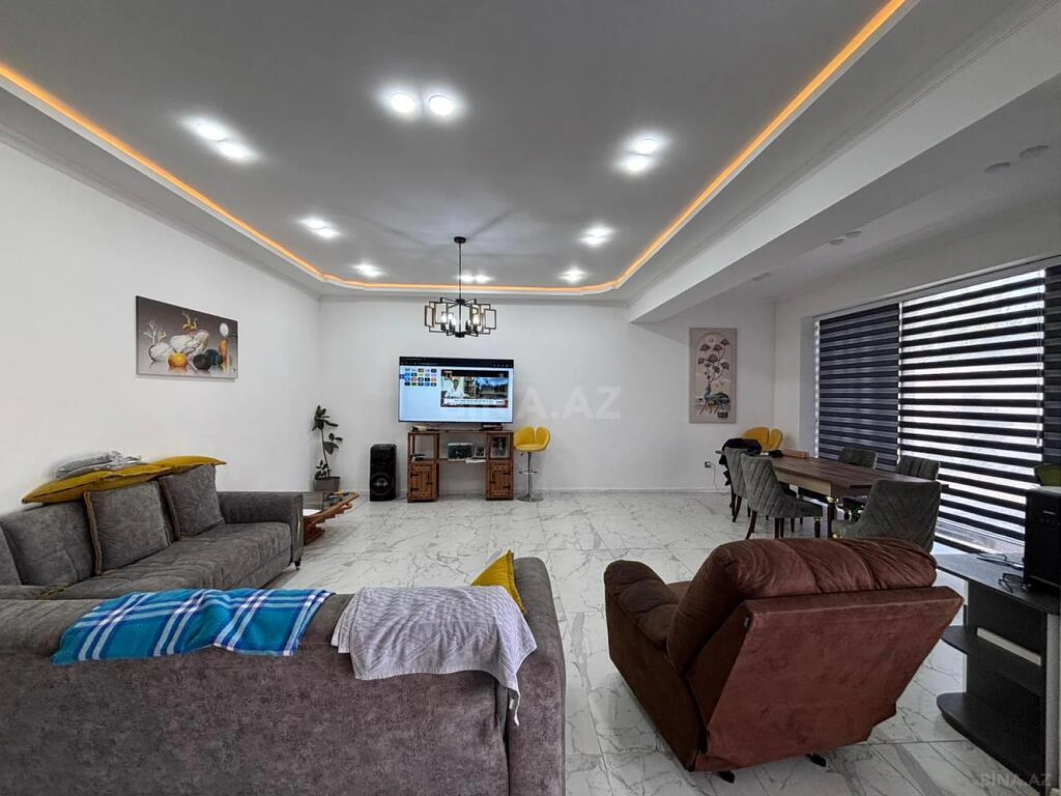 Satılır 5 otaqlı həyət evi 265 m²