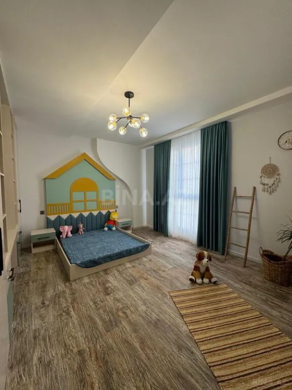 Satılır 5 otaqlı həyət evi 320 m²