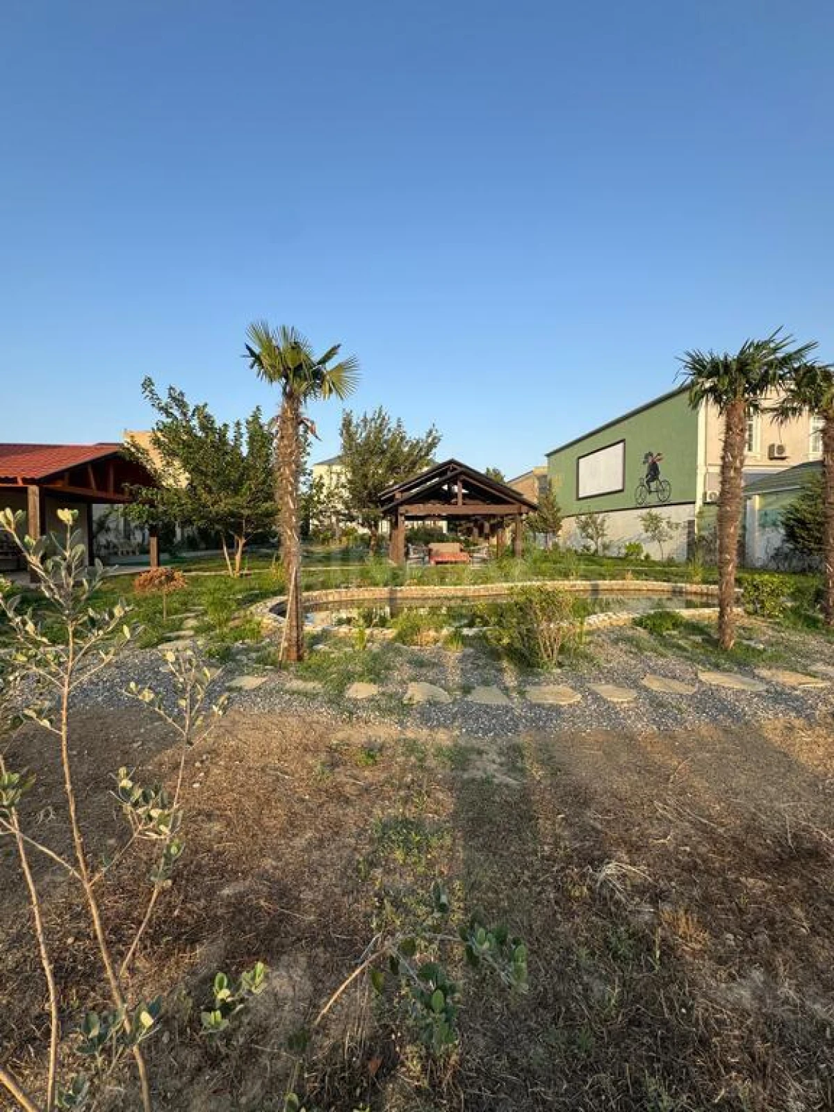 Satılır 5 otaqlı həyət evi 320 m²