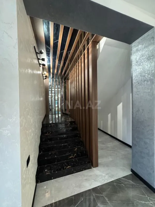 Satılır 5 otaqlı həyət evi 320 m²