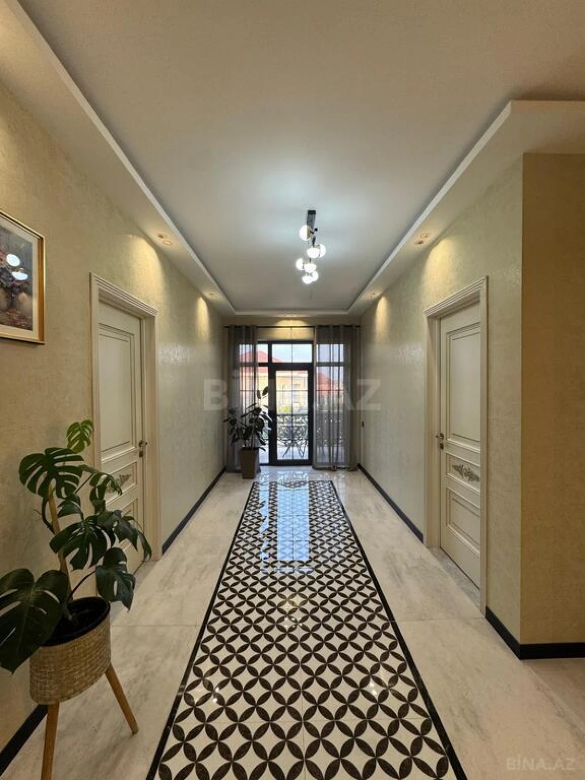 Satılır 5 otaqlı həyət evi 320 m²