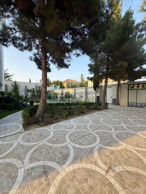 Satılır 5 otaqlı həyət evi 320 m²