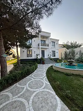 Satılır 5 otaqlı həyət evi 320 m²