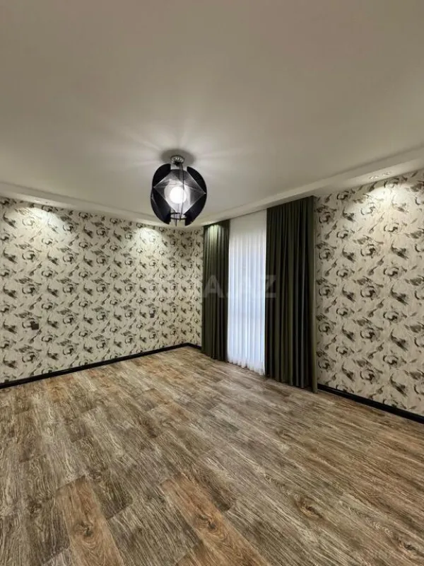 Satılır 5 otaqlı həyət evi 320 m²