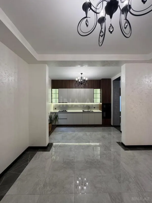 Satılır 5 otaqlı həyət evi 320 m²