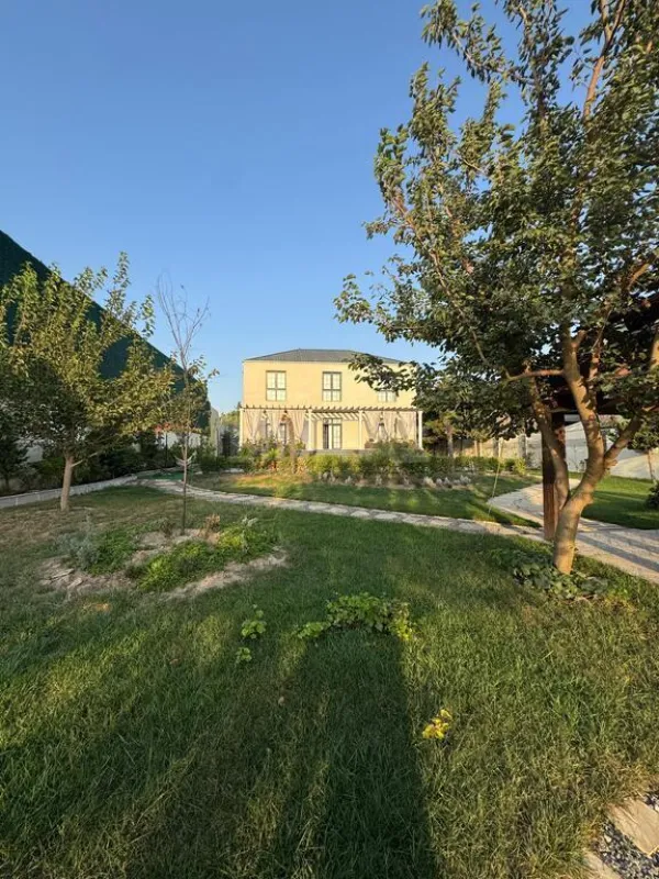 Satılır 5 otaqlı həyət evi 320 m²
