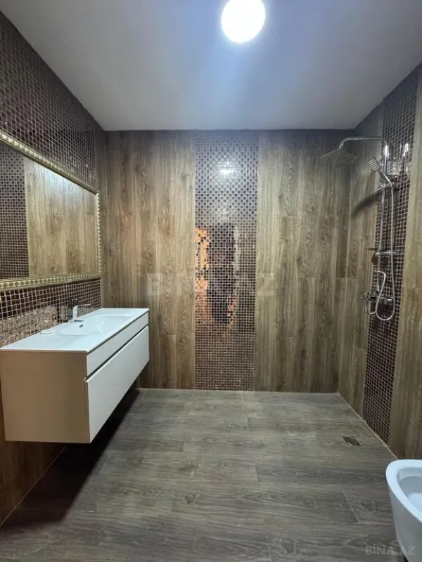 Satılır 5 otaqlı həyət evi 320 m²