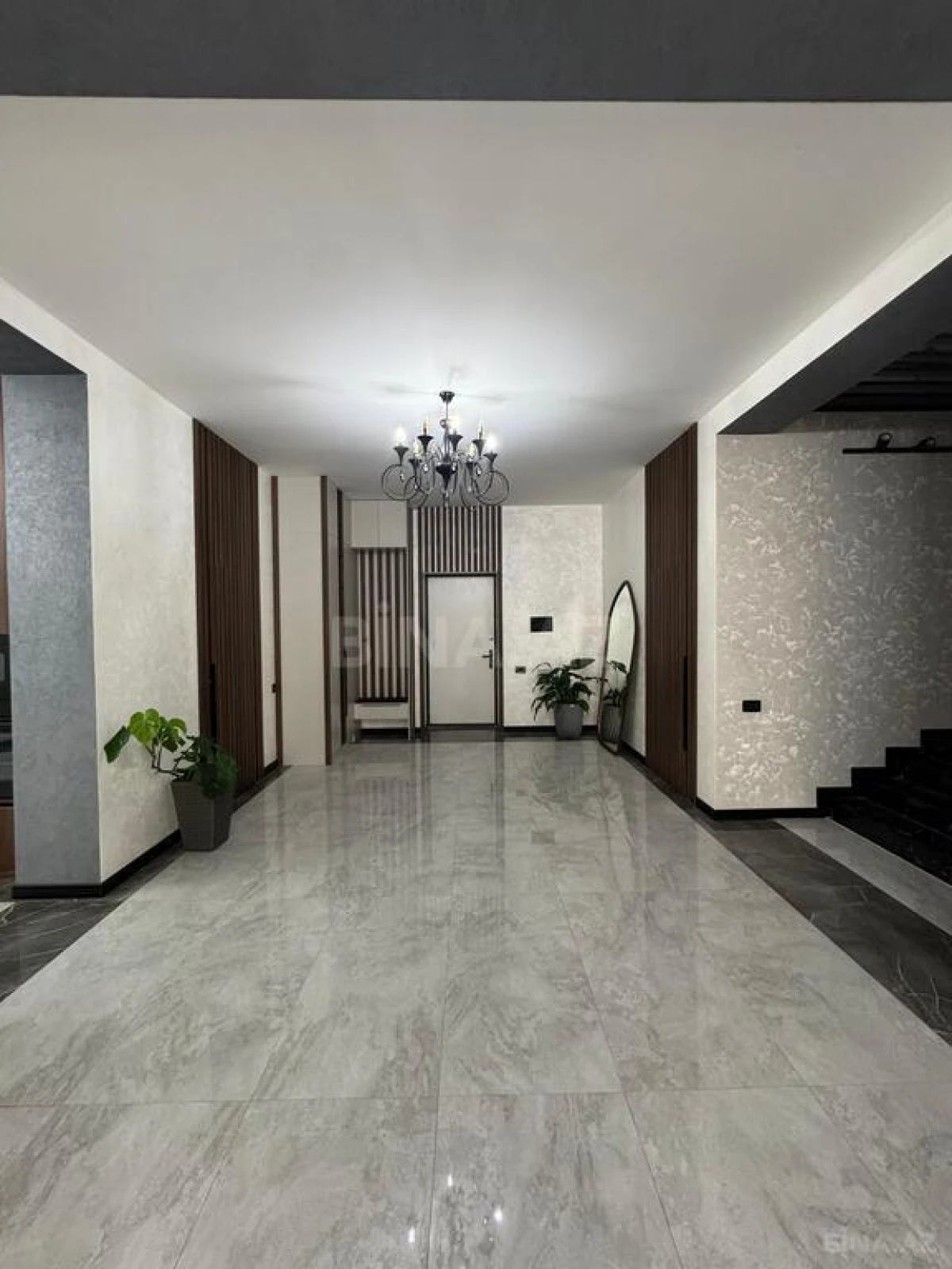 Satılır 5 otaqlı həyət evi 320 m²