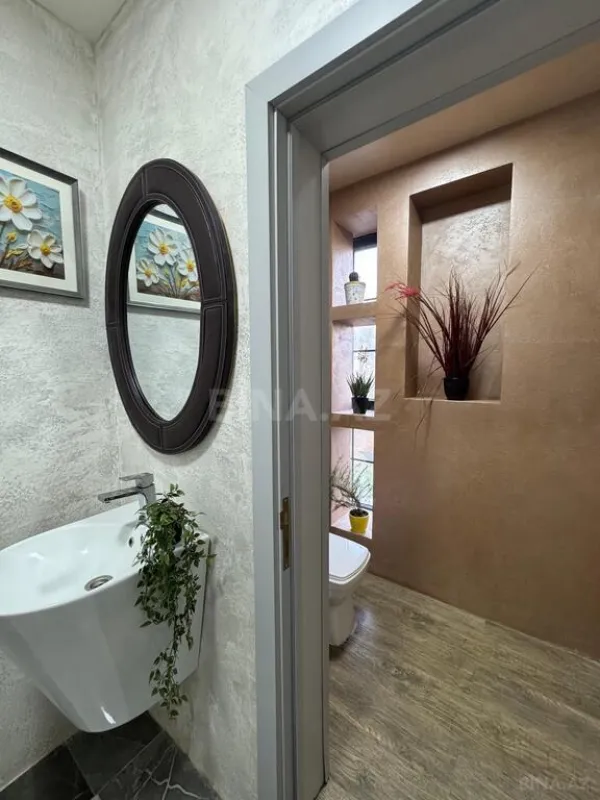 Satılır 5 otaqlı həyət evi 320 m²