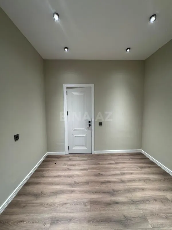 Satılır 5 otaqlı həyət evi 273 m²