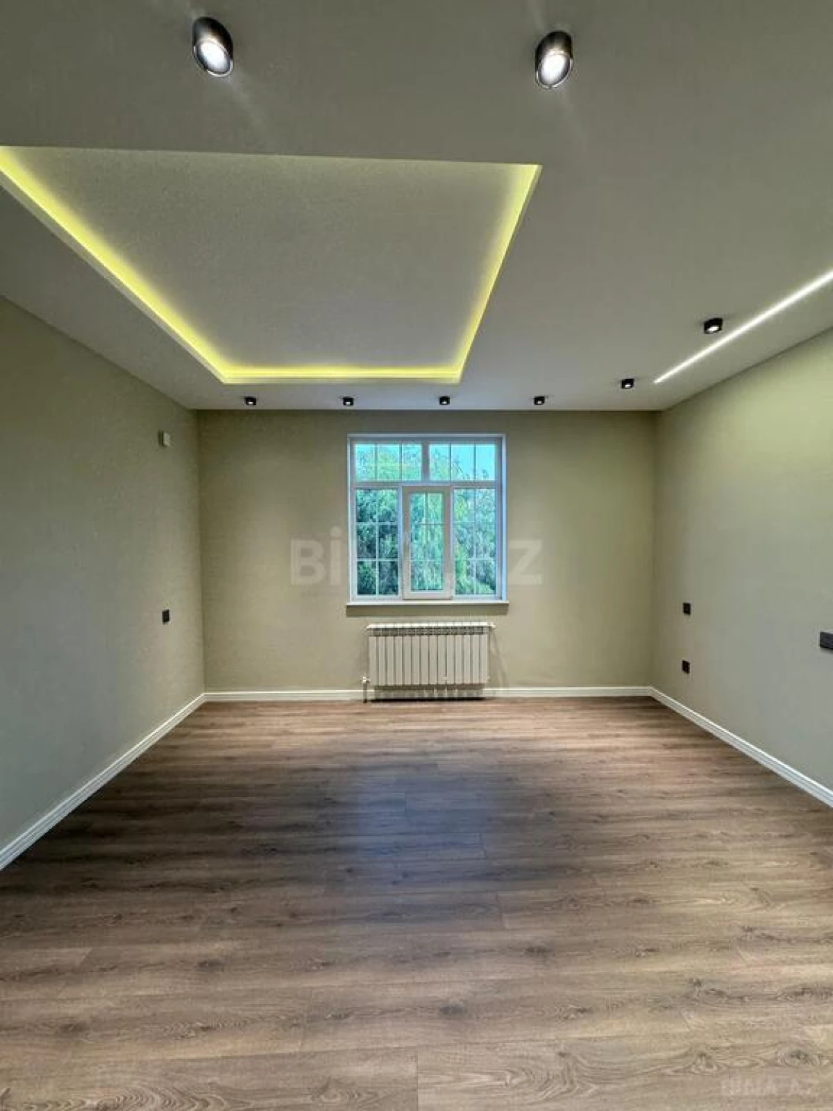 Satılır 5 otaqlı həyət evi 273 m²