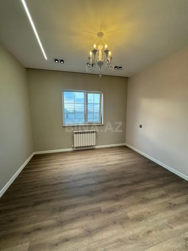 Satılır 5 otaqlı həyət evi 273 m²