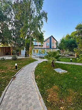 Satılır 5 otaqlı həyət evi 273 m²