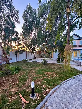 Satılır 5 otaqlı həyət evi 273 m²