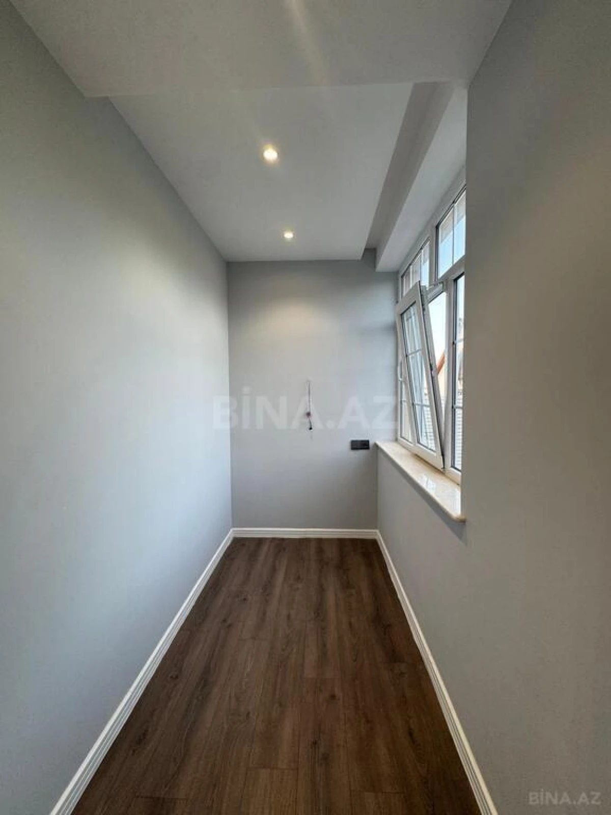 Satılır 5 otaqlı həyət evi 273 m²