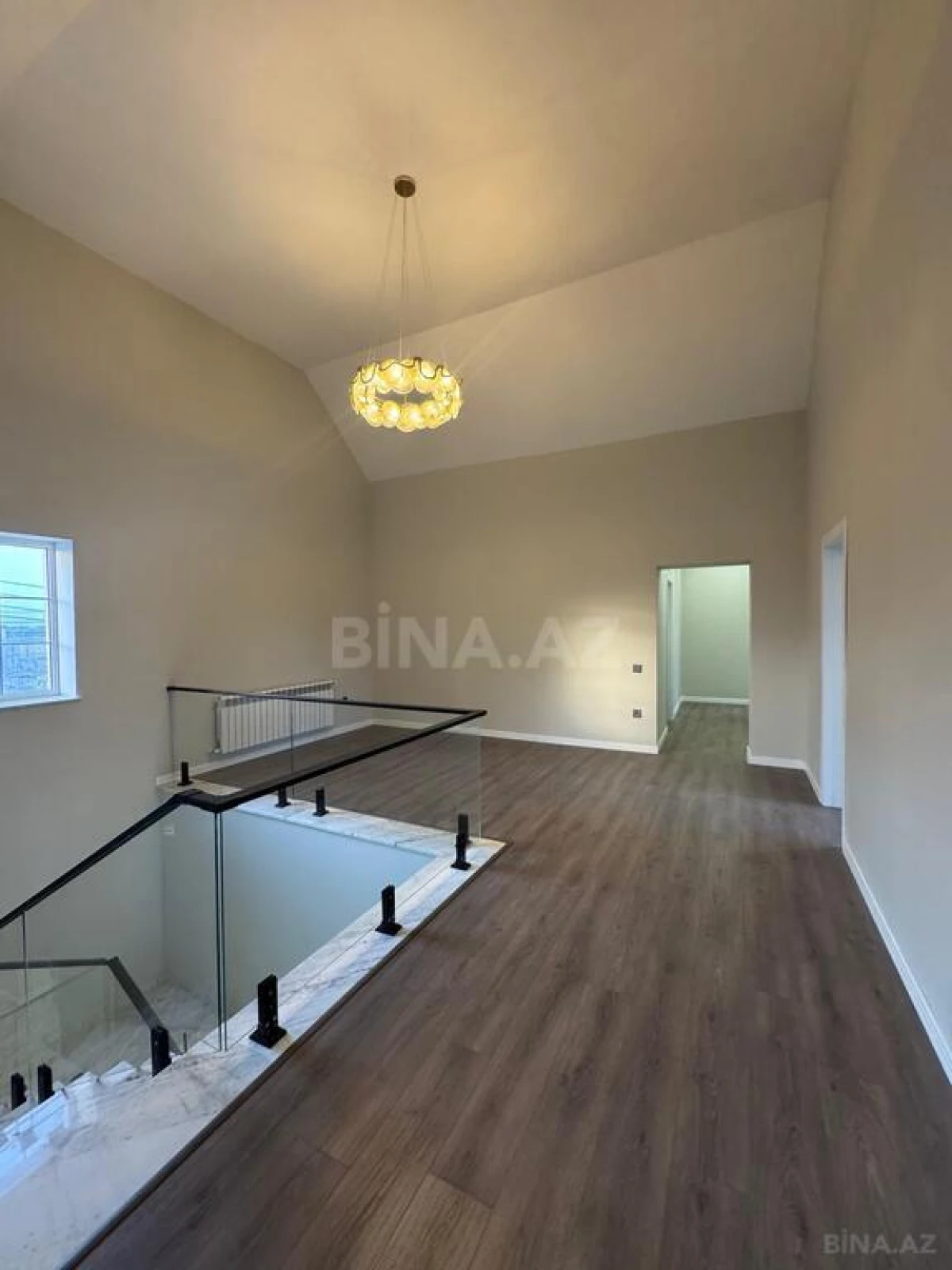 Satılır 5 otaqlı həyət evi 273 m²