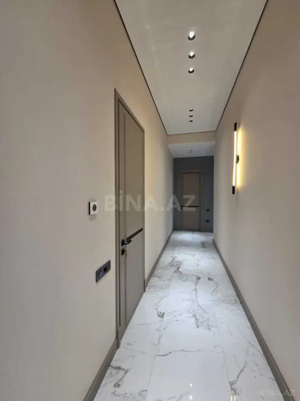 Satılır 4 otaqlı mənzil 200 m²
