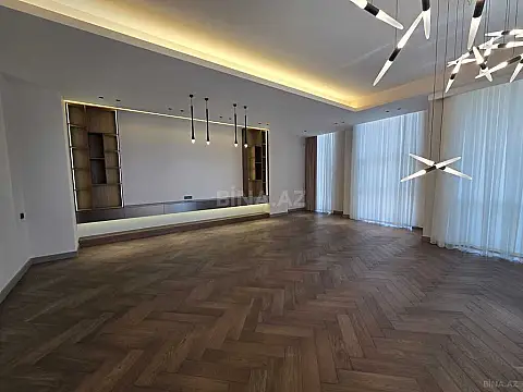Satılır 4 otaqlı mənzil 200 m²