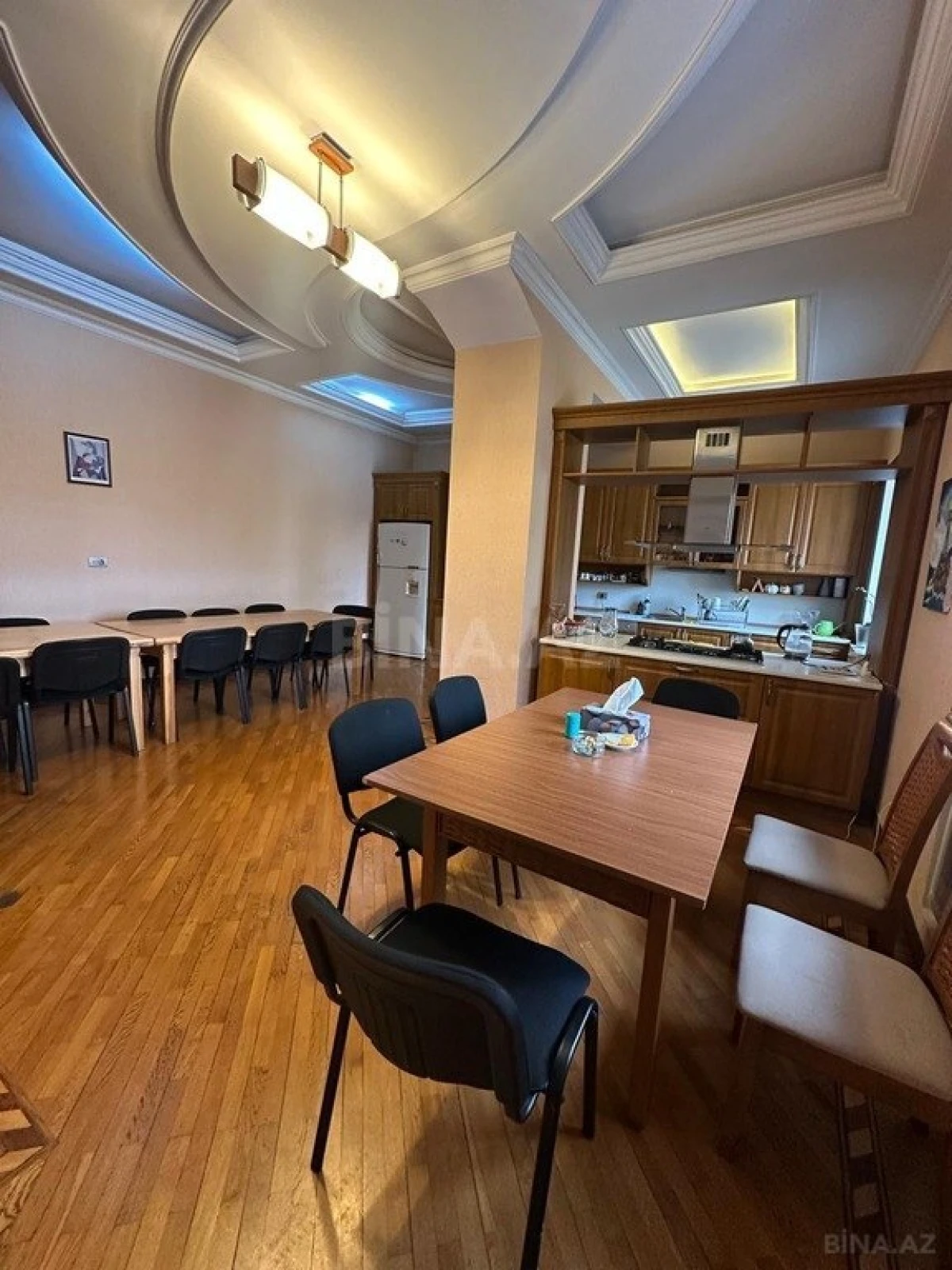Kirayə verilir 6 otaqlı ofis 270 m²