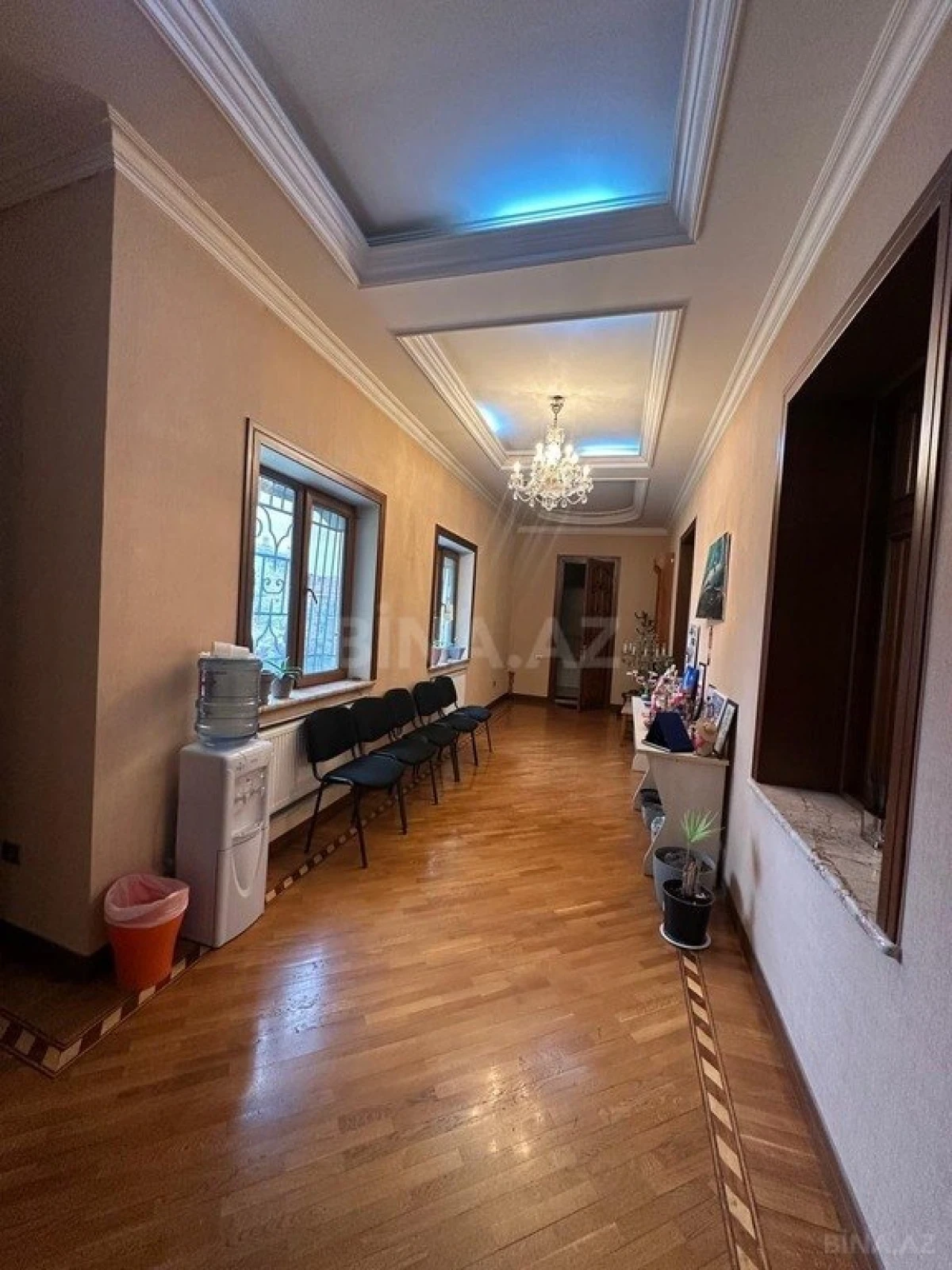 Kirayə verilir 6 otaqlı ofis 270 m²