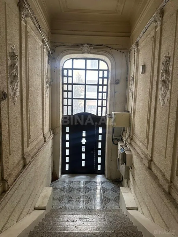 Kirayə verilir 6 otaqlı ofis 270 m²