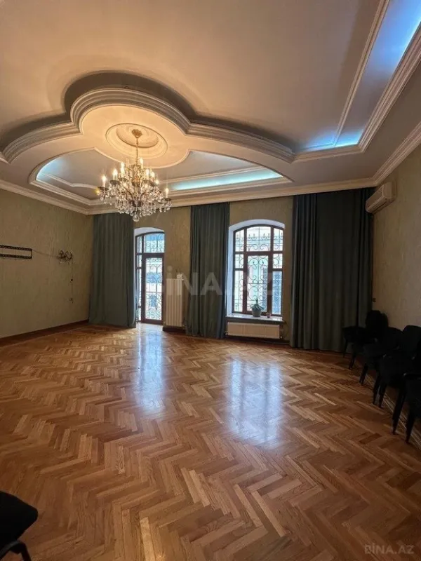 Kirayə verilir 6 otaqlı ofis 270 m²