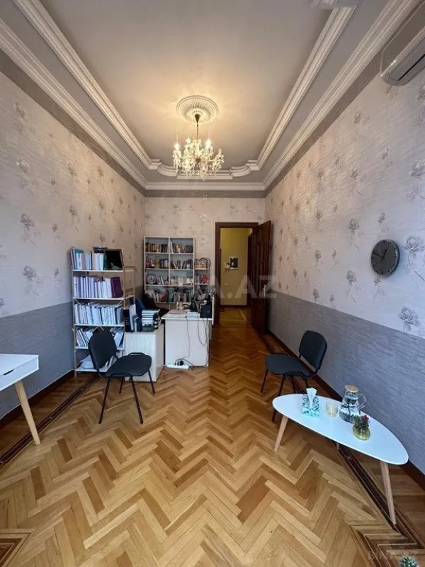 Kirayə verilir 6 otaqlı ofis 270 m²