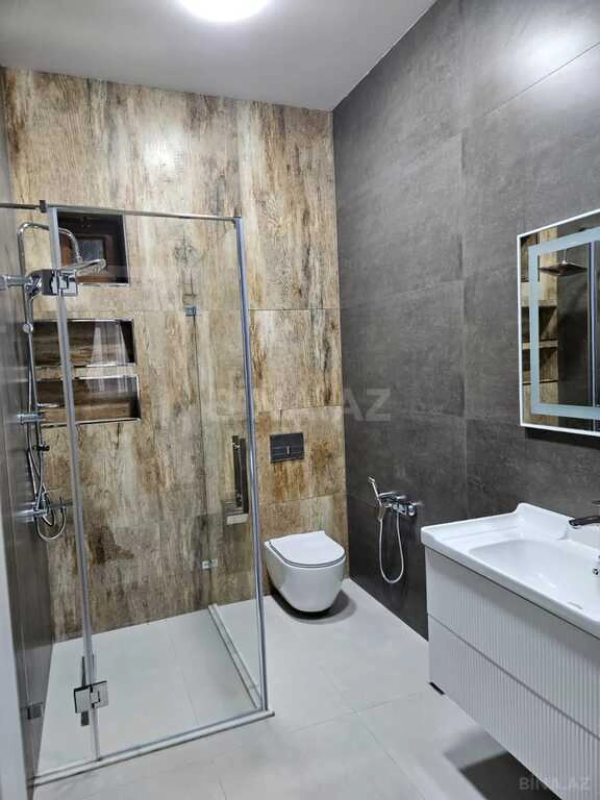 Satılır 4 otaqlı həyət evi 135 m²