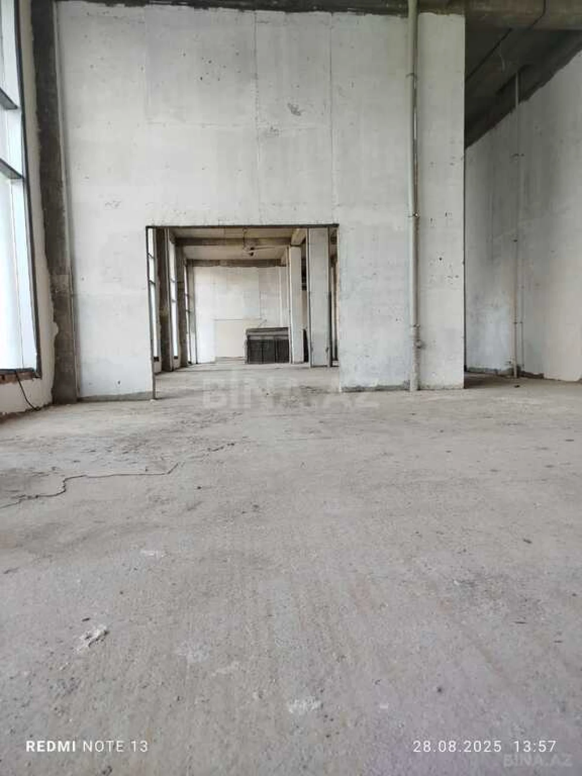 Satılır obyekt 1100 m²