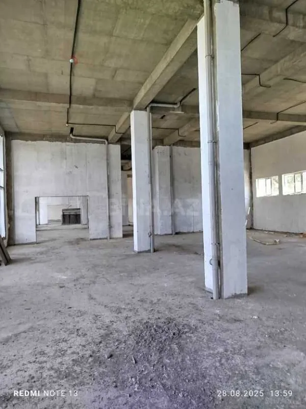 Satılır obyekt 1100 m²