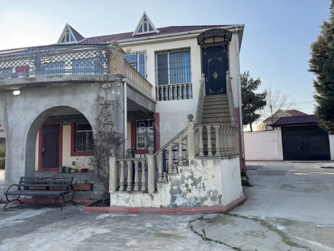 Satılır 7 otaqlı həyət evi 190 m²