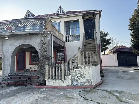 Satılır 7 otaqlı həyət evi 190 m²