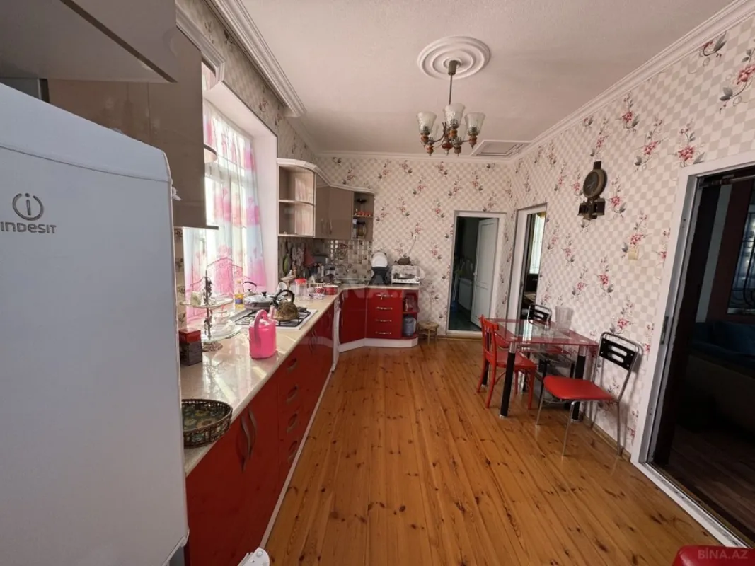 Satılır 7 otaqlı həyət evi 190 m²
